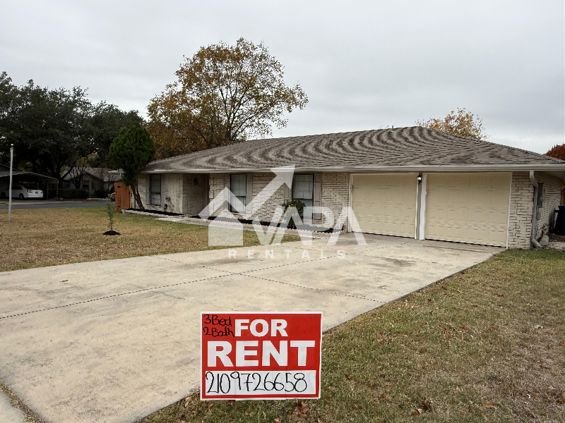 San Antonio House: 7403 Castle Crown