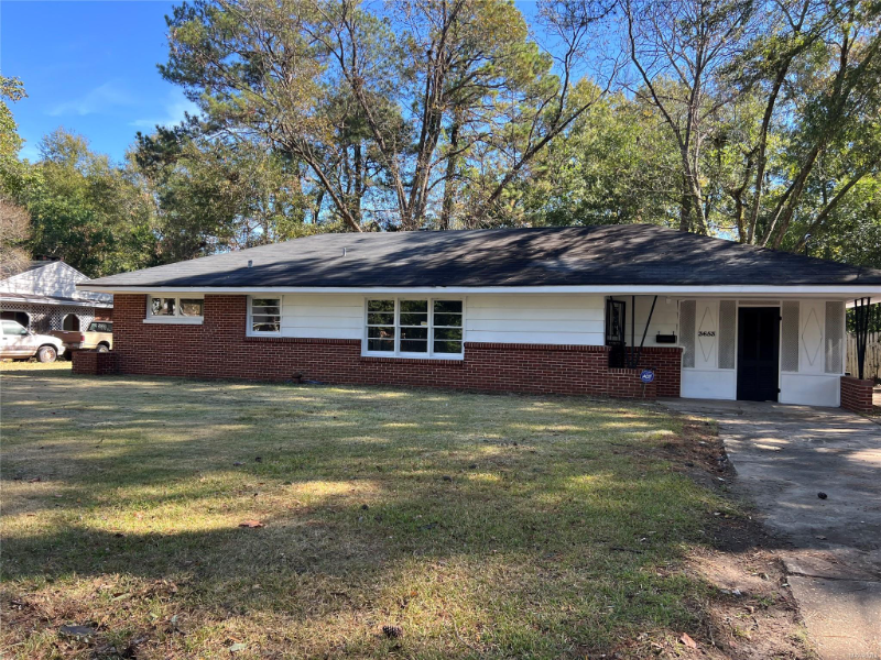 Montgomery House: 3653 Cloverdale Rd.