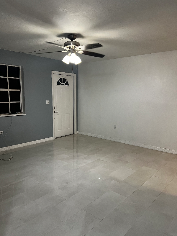 West Palm Beach Apartment: 4643 Myrtle Ln