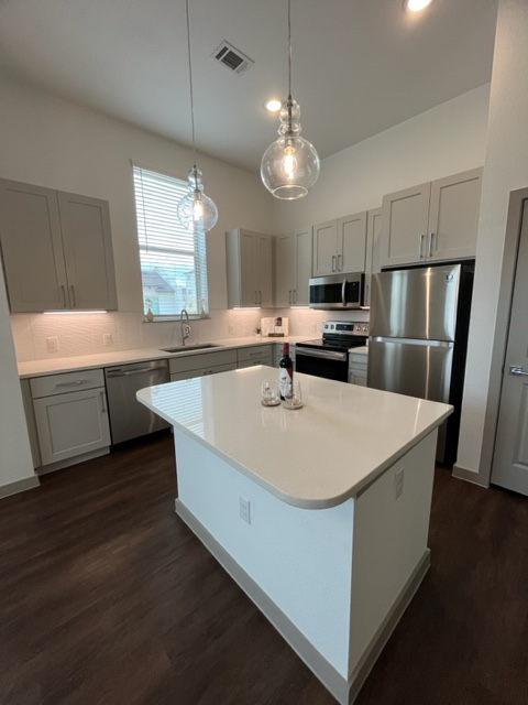 San Antonio Apartment: 22803 US Hwy 281 N