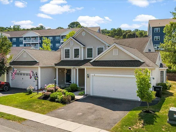 Troy House: 48 Lori jean pl