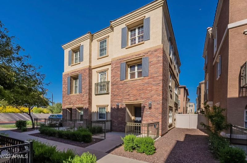 Gilbert Townhome: 2622 S Alpine Drive