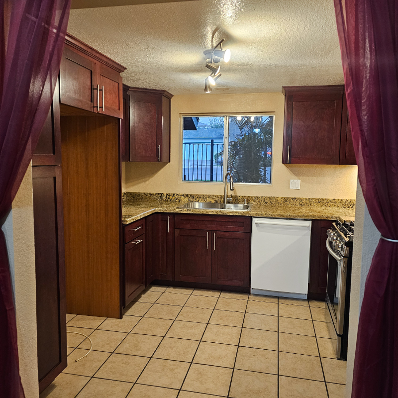 La Habra Multiplex: 101 W Olive Ave