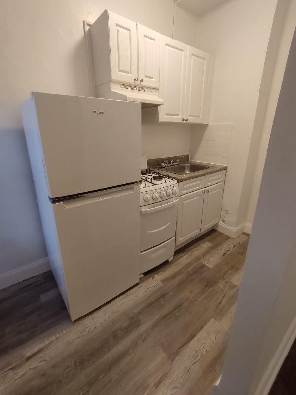 New York Apartment: E. 53rd St, 2Nd Ave