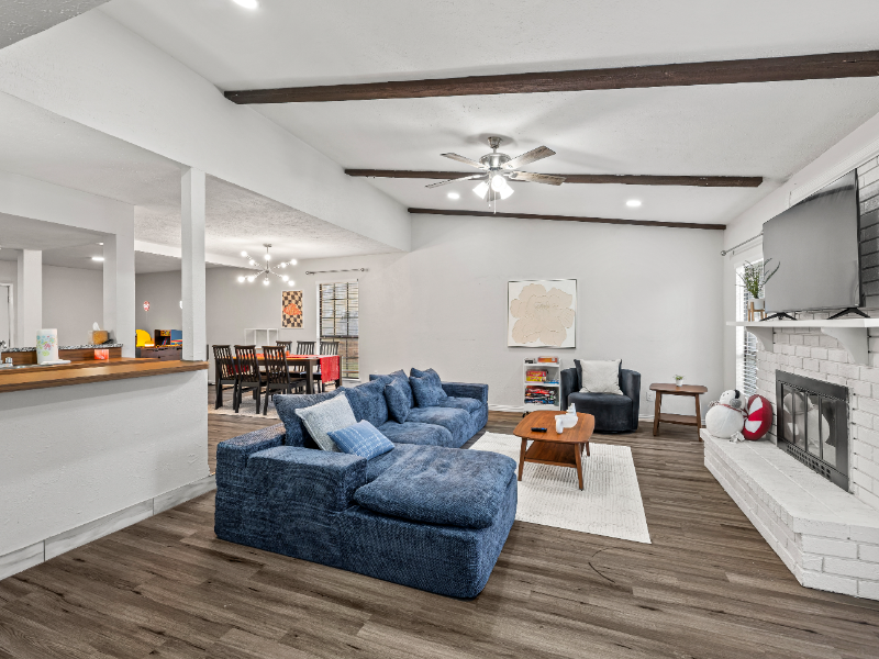 Carrollton House: 2235 E Peters Colony Rd