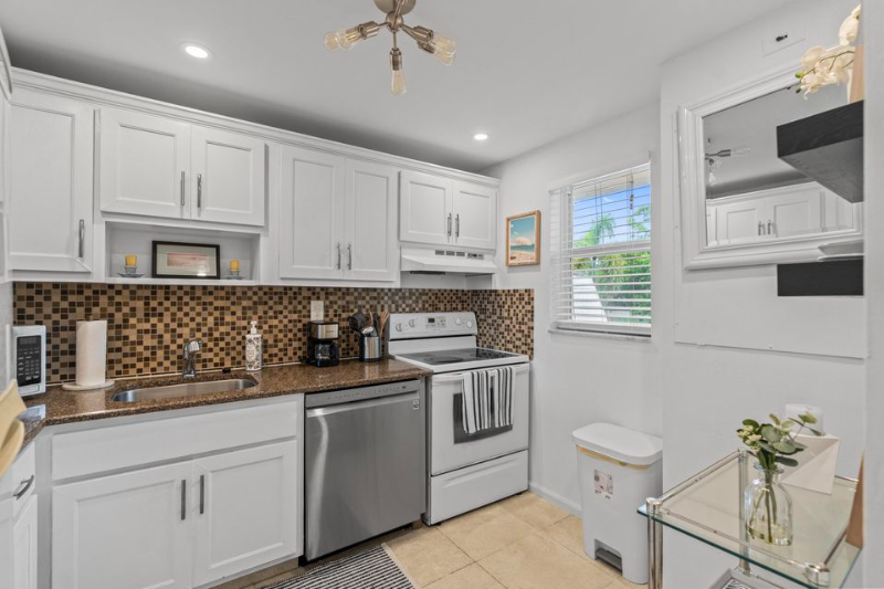 Boca Raton Condo: 750 NE Spanish River Boulevard 2040