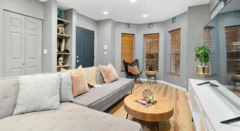 Chicago Apartment: 2321 WHarrison Street