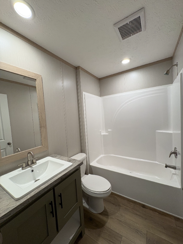 Oxford House: 125 South Manor