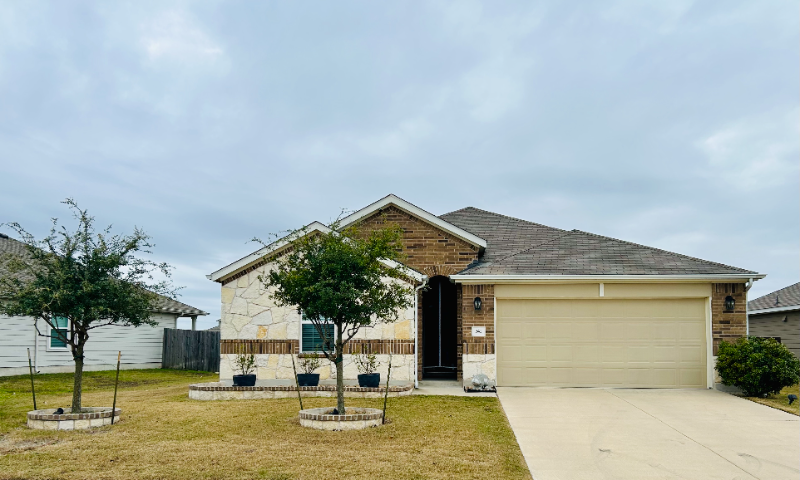 Hutto House: 741 Carol Dr.