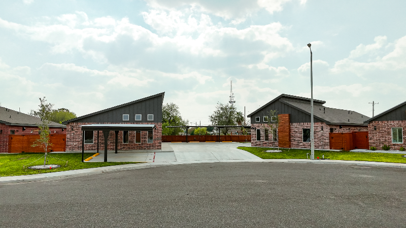 Mission Apartment: 1007 Hidden Hills St