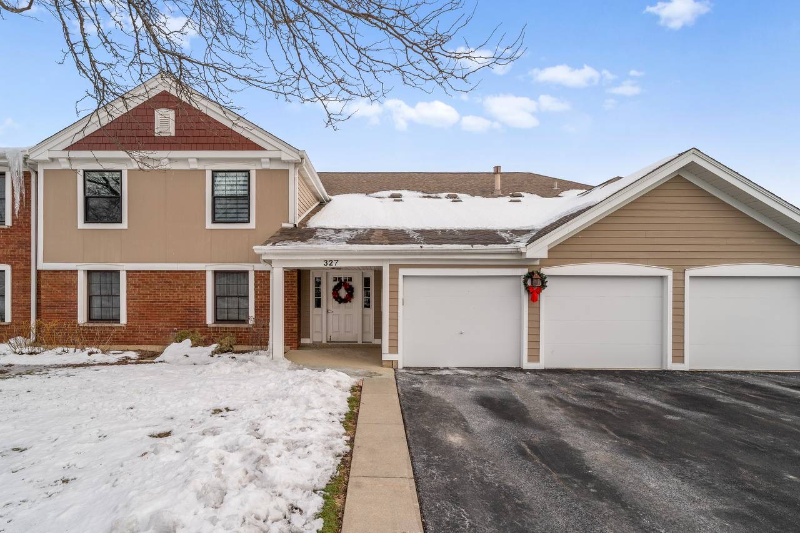 Schaumburg Condo: 327 Wildberry Ct, Unit 2C