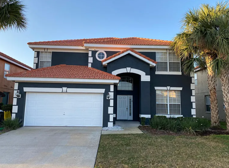 Davenport House: 216 Viola Dr