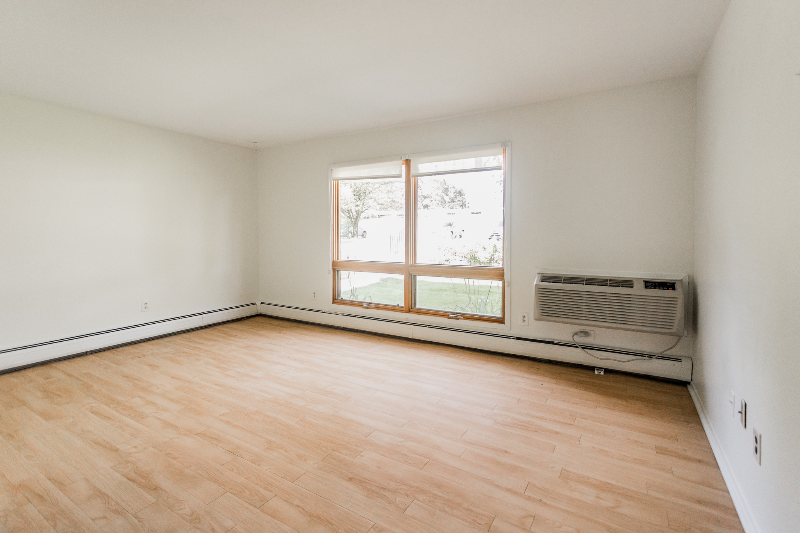 Detroit Condo: 1575 Cherboneau PL