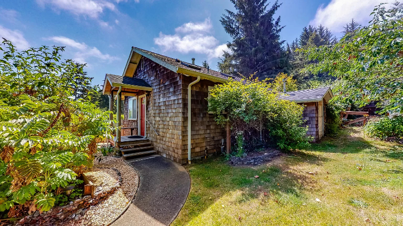 McKinleyville House: 2238 Cochran Rd