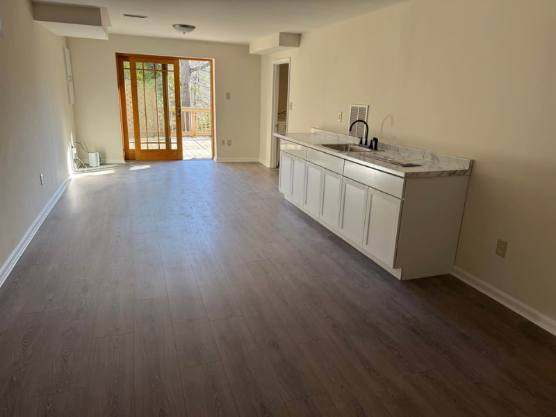 Burke Condo: 8931 Kenilworth dr