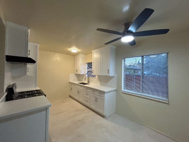 Glendora Apartment: 313 S. Wabash Ave