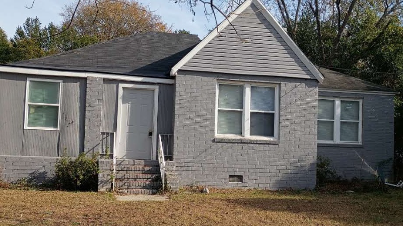 Macon House: 1844 Christian Avenue