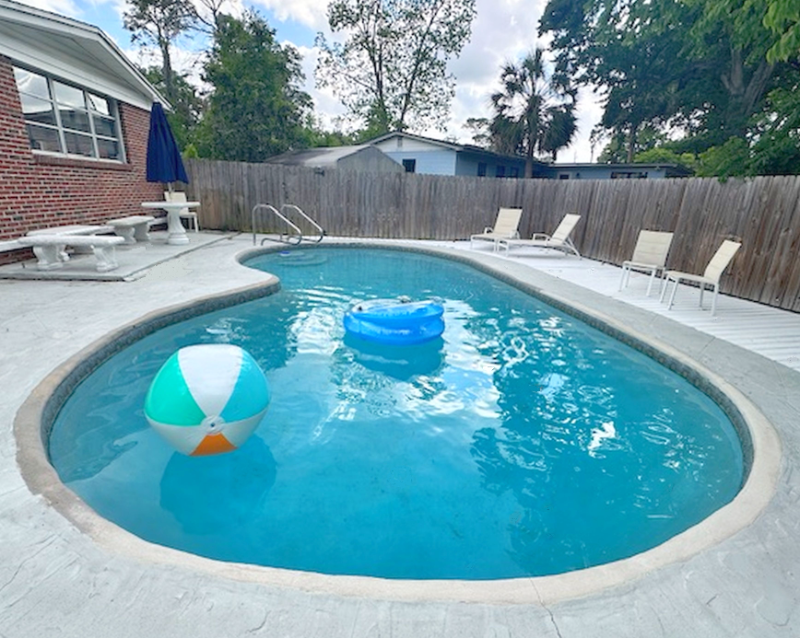 Jacksonville House: 1118 Brookmont Ave E