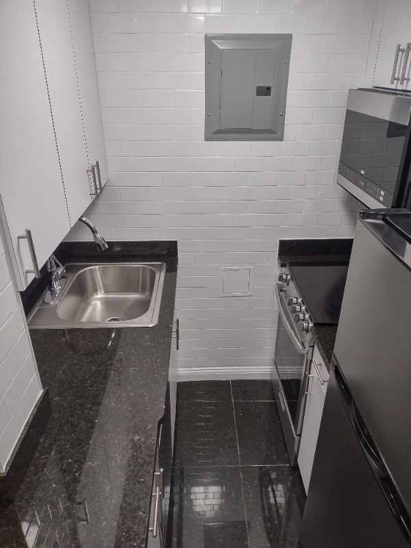 New York Apartment: W. 55th St, 7th Ave