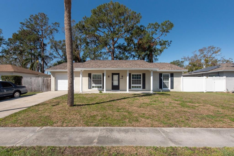 Tampa House: 6818 Robinswood Ln