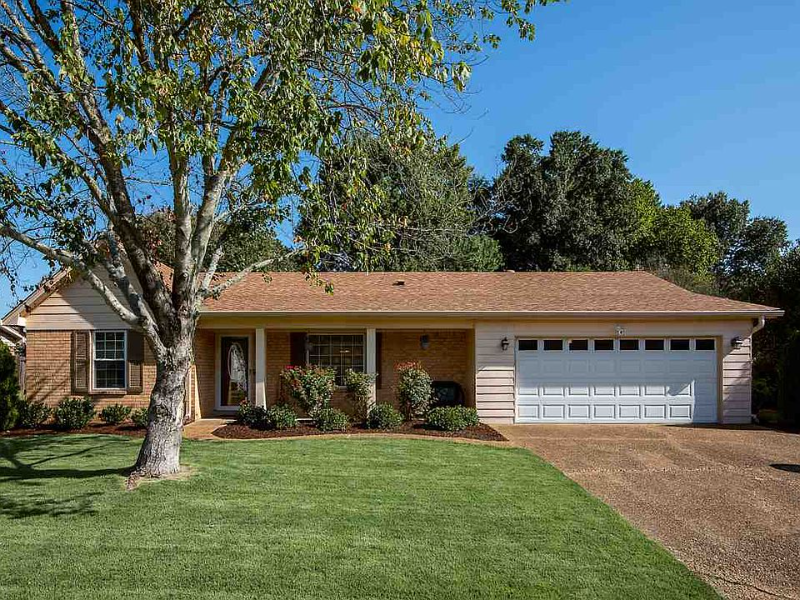 Collierville House: 410 Laura Ann Dr