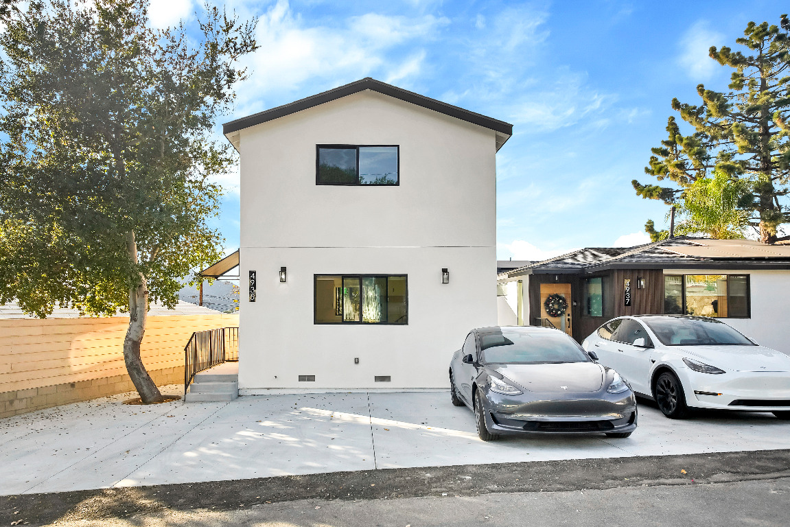 La Crescenta House: 4935 Cloud Ave