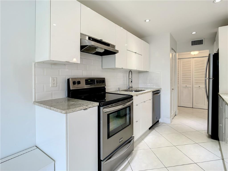 Boca Raton Condo: 6342 Longboat Lane 404