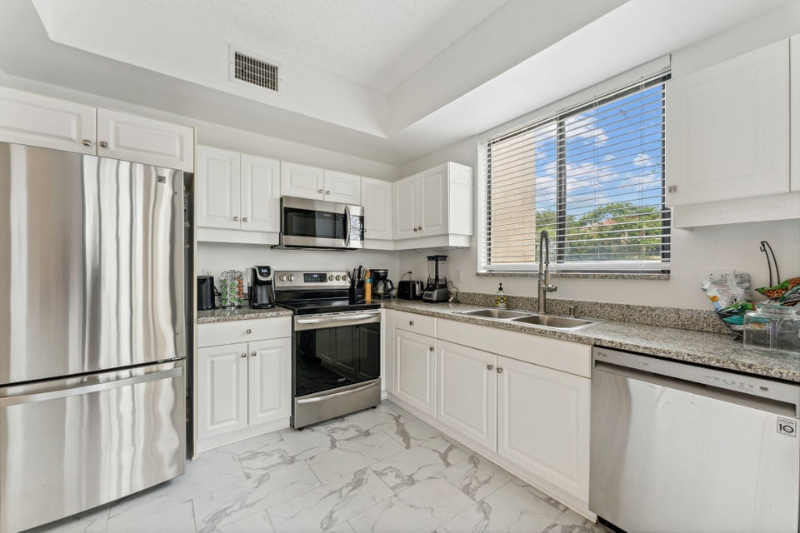 Boca Raton Condo: 7546 La Paz Boulevard 105
