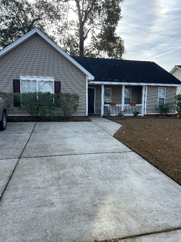 Charleston House: 305 Rose Marie Dr