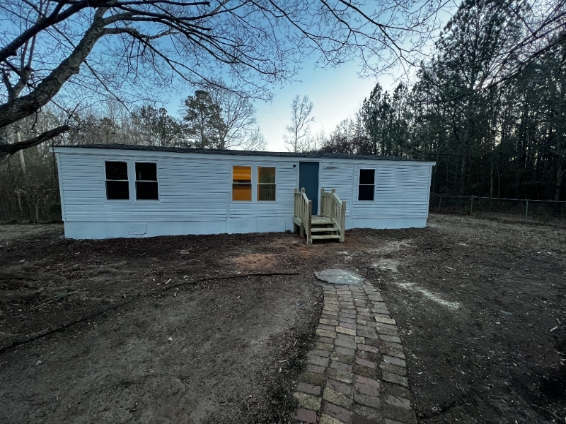 powder springs House: 811 Williams Lake road
