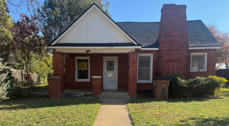 San Angelo House: 2309 Houston St