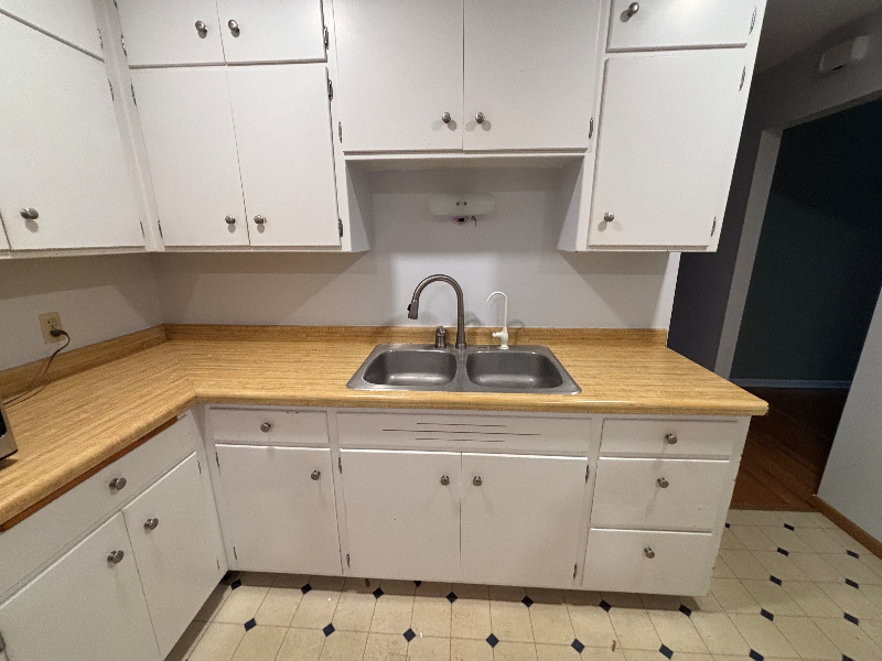 Eagan House: 2057 Emerald Ln