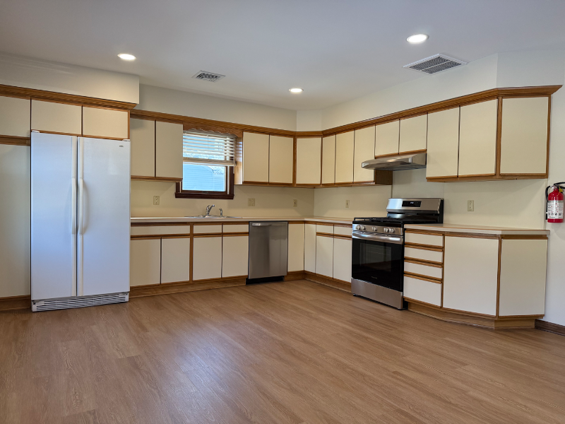 Brick House: 520 3Rd Ave