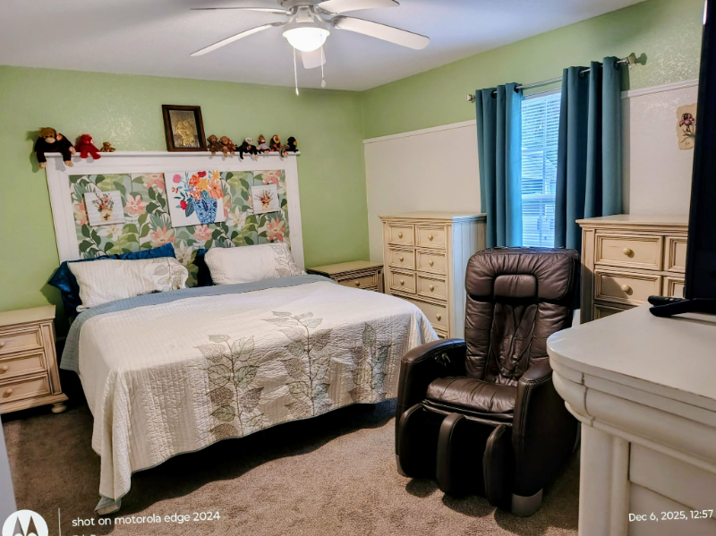 Dunnellon House: 19370 Saint Benedict Rd