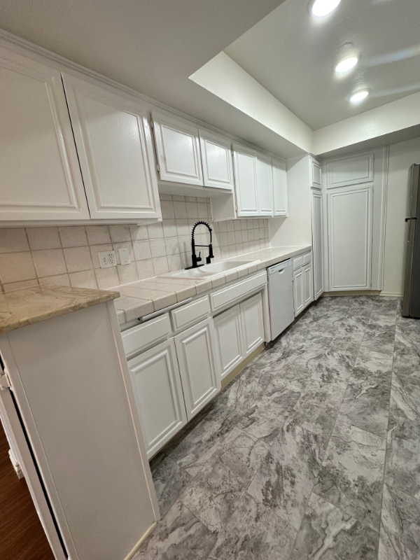 los angeles Apartment: 121 s swall dr