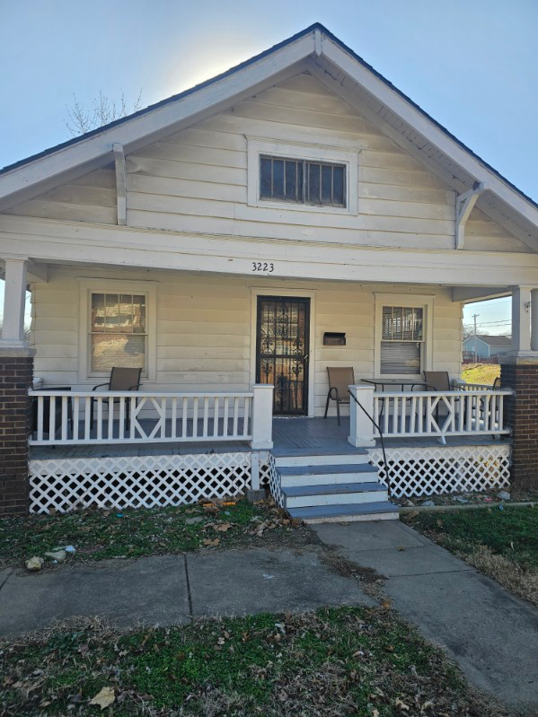 Kansas City House: 3223 Cleveland