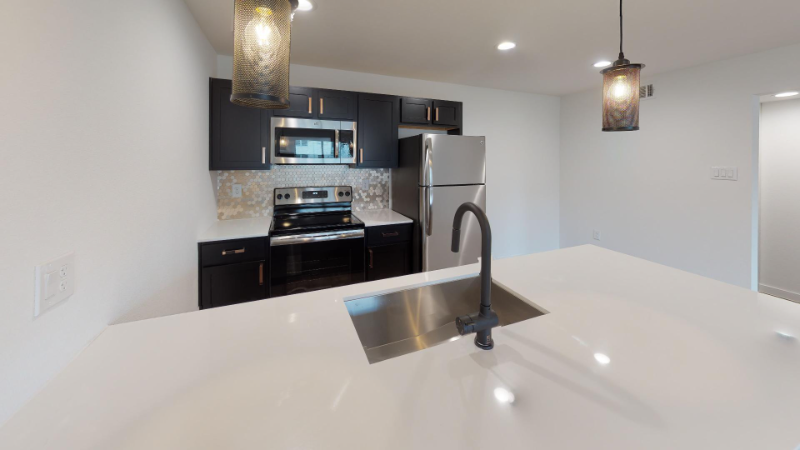 Dallas Apartment: 5103 Liveoak Street