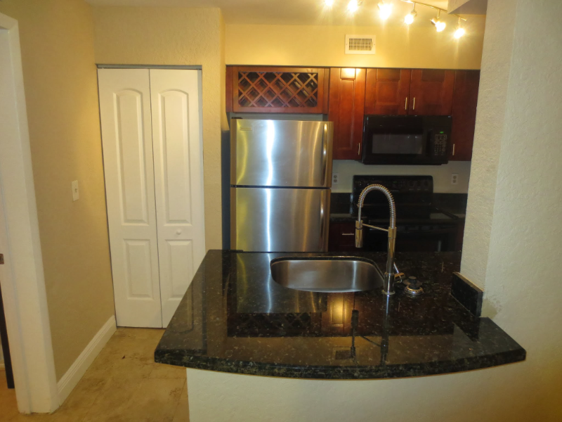 Oakland Park Condo: 2871 NORTH OAKLAND FOREST DR.