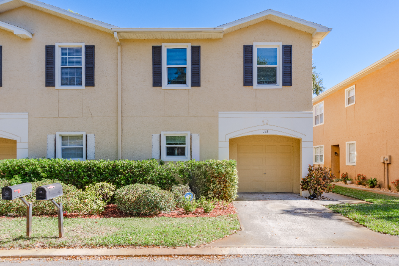 Dunedin Townhome: 193 Ashley Ct