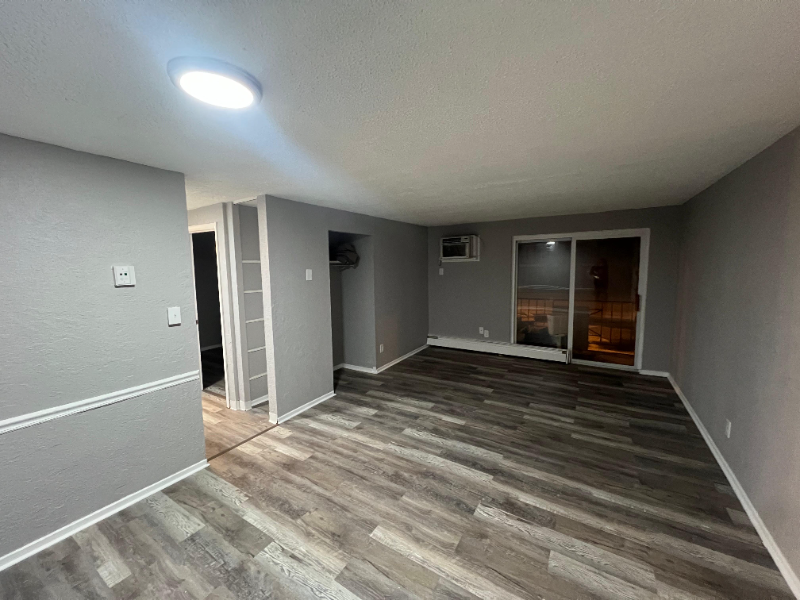 East Cleveland Apartment: 13420 Euclid Ave