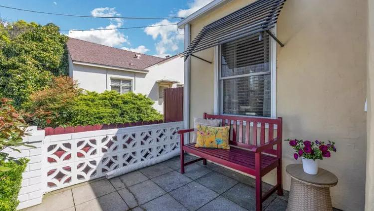 Sacramento House: 5230 15th Ave