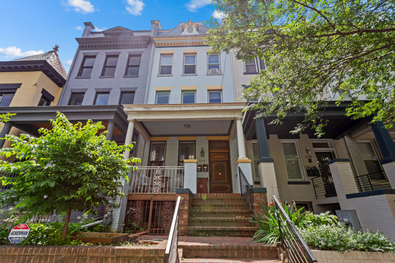 Washington Townhome: 1116 Monroe St NW