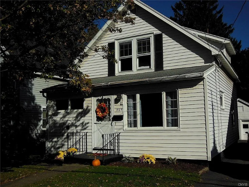 Syracuse House: 305 Stafford Ave