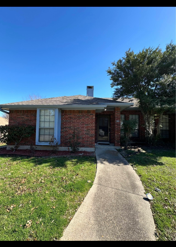 Desoto Townhome: 122 Larchbrook Drive