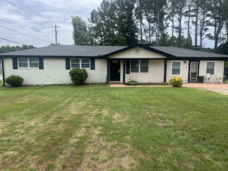 Douglasville House: 5966 Lyndale St