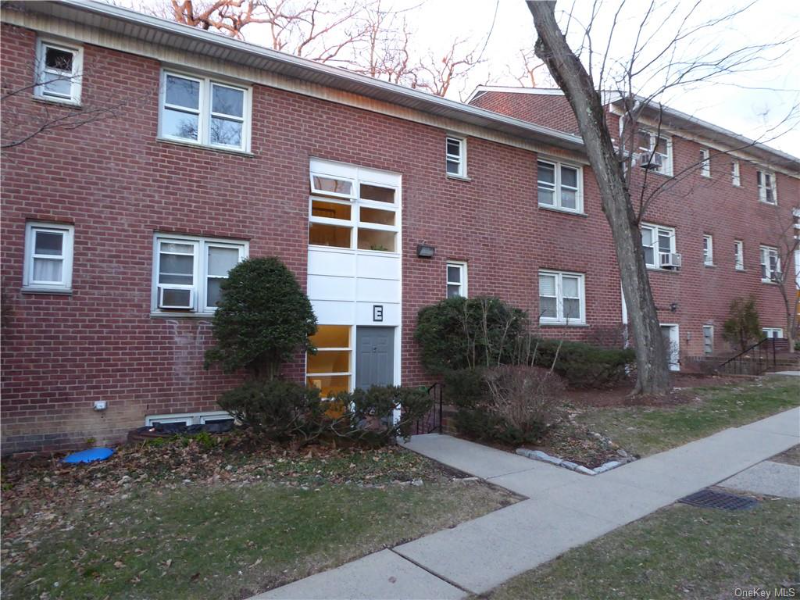 Irvington Condo: 140 N Broadway