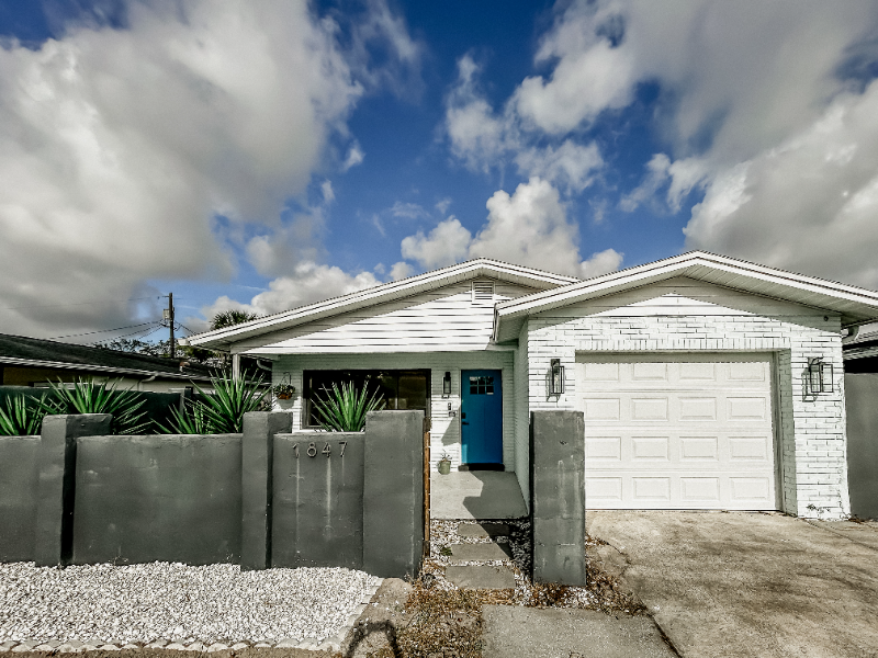 st. petersburg House: 1847 Shore Acres Blvd.