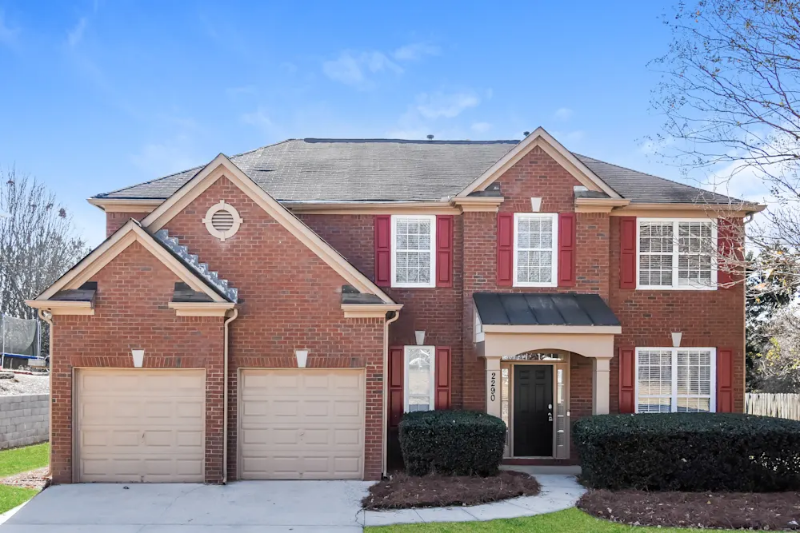 Alpharetta House: 2291 Grand Jct