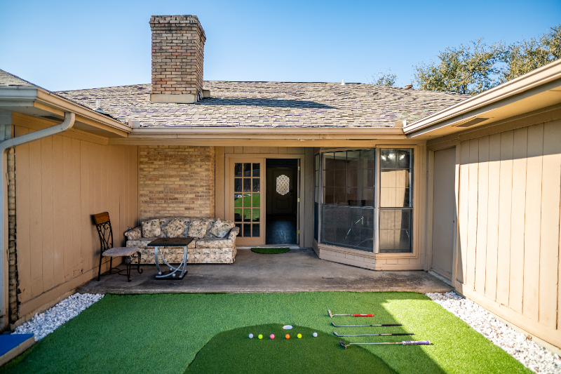 Carrollton House: 3706 Bishop Hill Dr