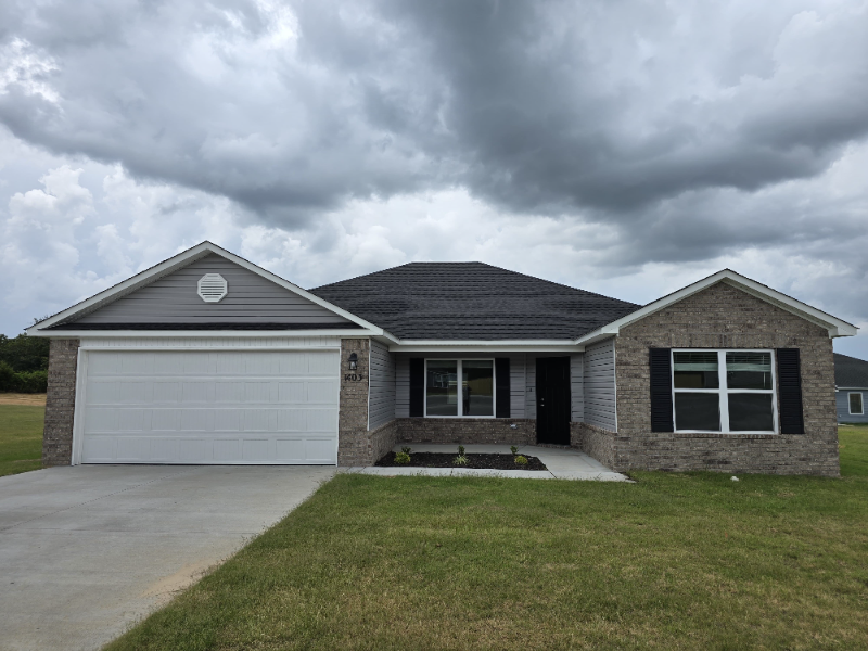 Pea Ridge House: 2701 Murphy St